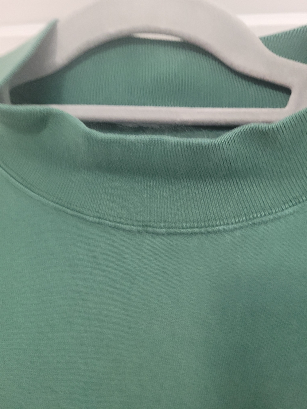 USMC Mock Turtleneck shirt from the Mountain Warfare Training Center - Picture 7 of 8